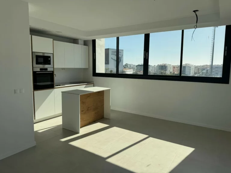 R5320921 | Penthouse in Estepona – 2 beds, 2 baths