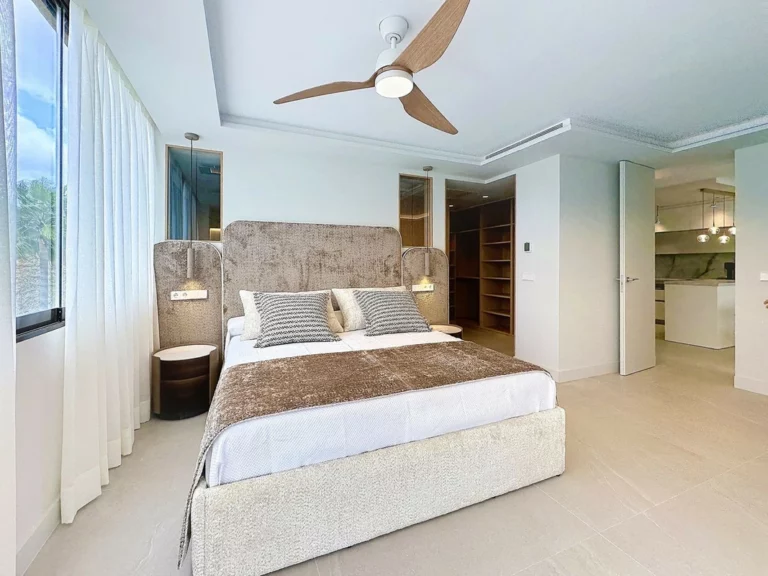 R5335690 | Middle Floor Apartment in Estepona – 3 beds, 3 baths