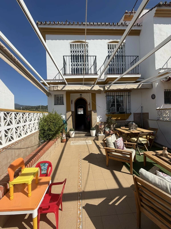 R5332465 | Townhouse in Estepona – 3 beds, 3 baths