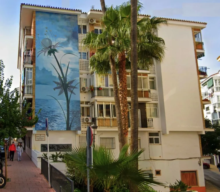 R5346025 | Ground Floor Apartment in Estepona – 2 beds, 1 baths