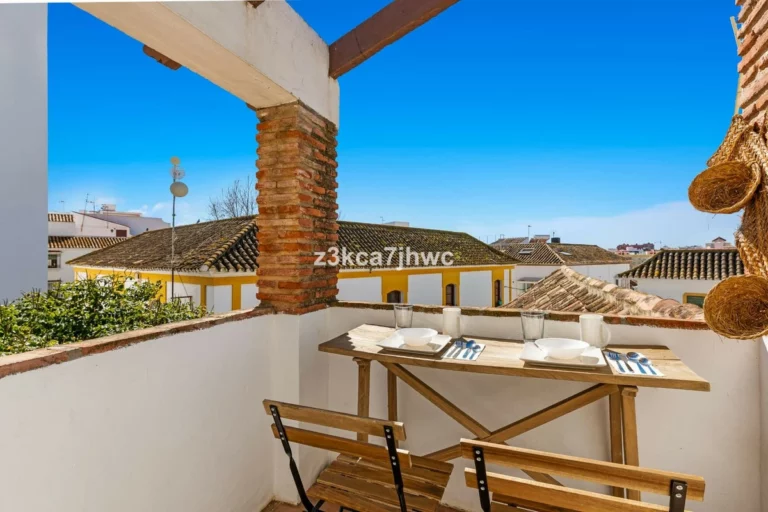 R5318137 | Townhouse in Estepona – 2 beds, 1 baths