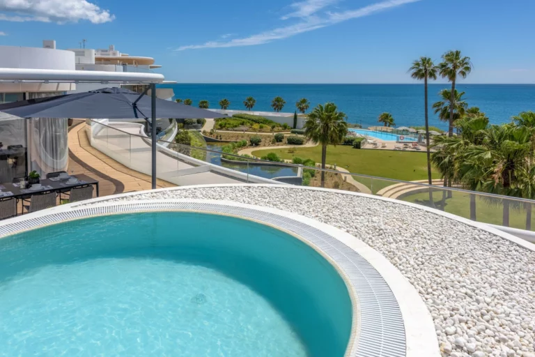 R5323045 | Penthouse in Estepona – 3 beds, 2.5 baths