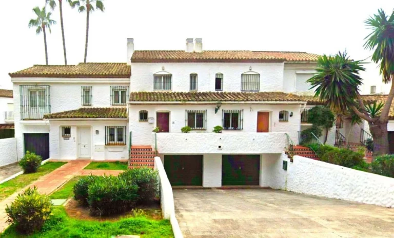 R5342275 | Ground Floor Apartment in El Paraiso – 1 beds, 1 baths