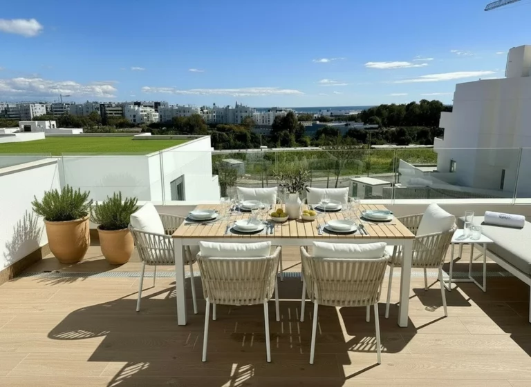 R5332738 | Ground Floor Apartment in Estepona – 2 beds, 2 baths