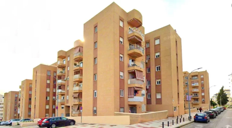 R5329558 | Penthouse in Estepona – 4 beds, 2 baths