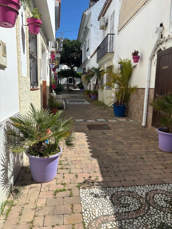 R5346316 | Townhouse in Estepona – 2 beds, 2 baths