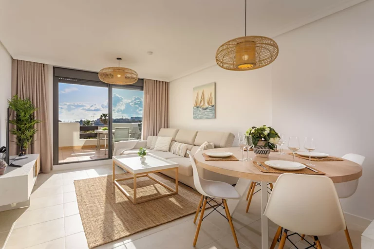 R5305102 | Penthouse Duplex in Estepona – 2 beds, 2 baths