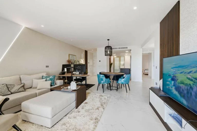 R5304778 | Ground Floor Apartment in Estepona – 2 beds, 2 baths