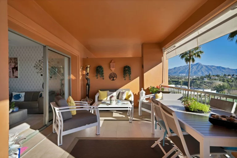 R5319541 | Middle Floor Apartment in Atalaya – 2 beds, 2 baths