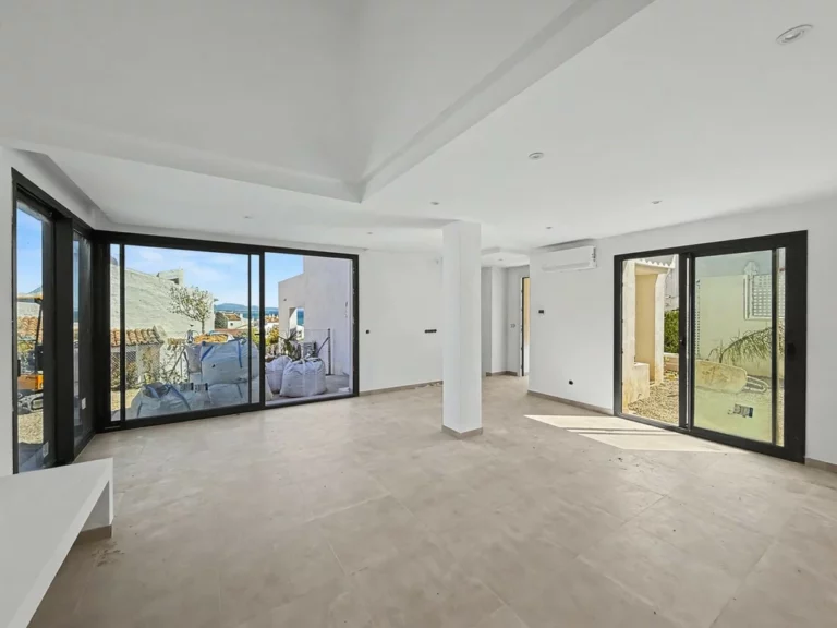 R4717573 | Semi-Detached House in Estepona – 2 beds, 2.5 baths