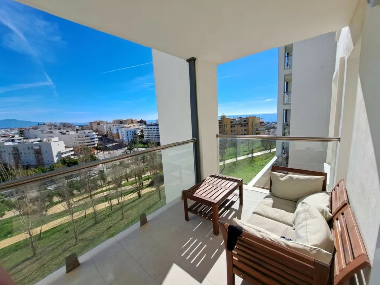 R5330602 | Middle Floor Apartment in Estepona – 2 beds, 2 baths