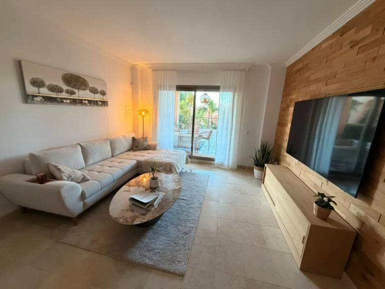 R5346442 | Ground Floor Apartment in El Paraiso – 2 beds, 2 baths