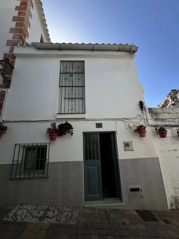 R5350465 | Townhouse in Estepona – 8 beds, 2 baths