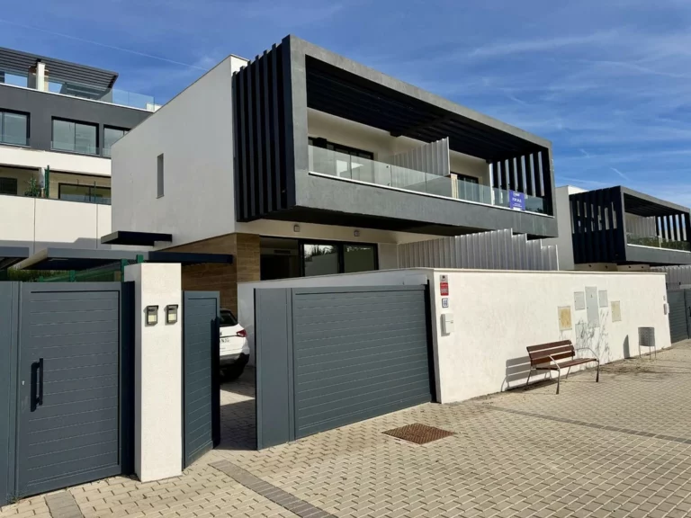 R5361991 | Semi-Detached House in Atalaya – 3 beds, 2.5 baths