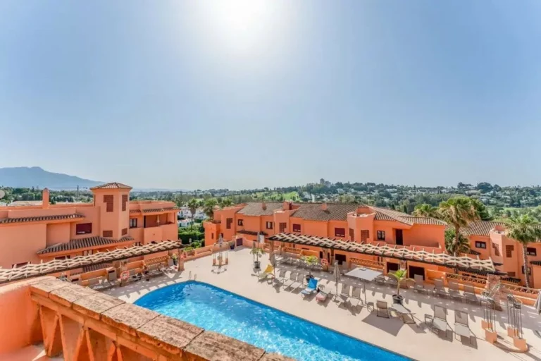 R5337727 | Ground Floor Apartment in El Paraiso – 2 beds, 2 baths