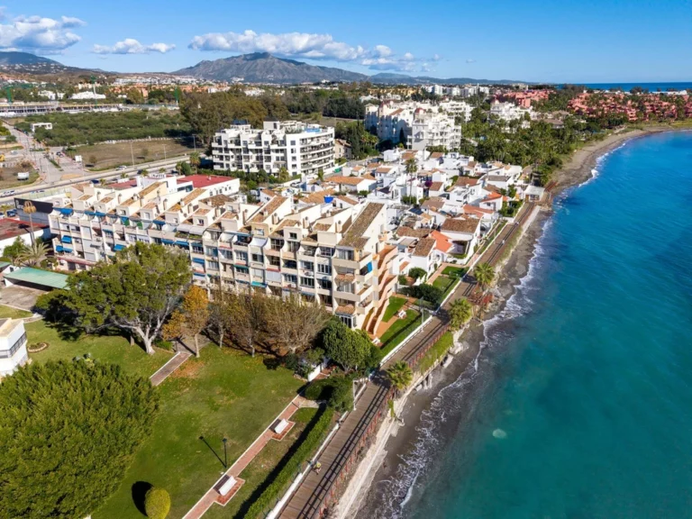 R5255776 | Top Floor Studio in Estepona – 0 beds, 1 baths