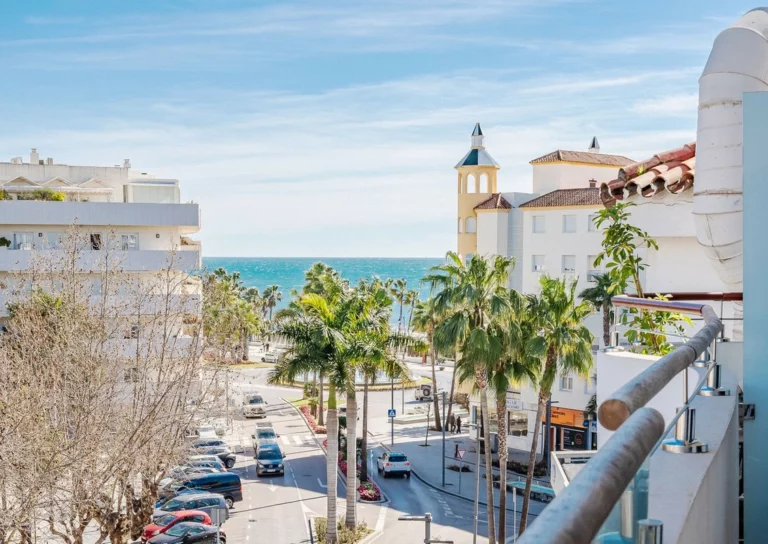 R5354476 | Penthouse Duplex in Estepona – 2 beds, 1 baths