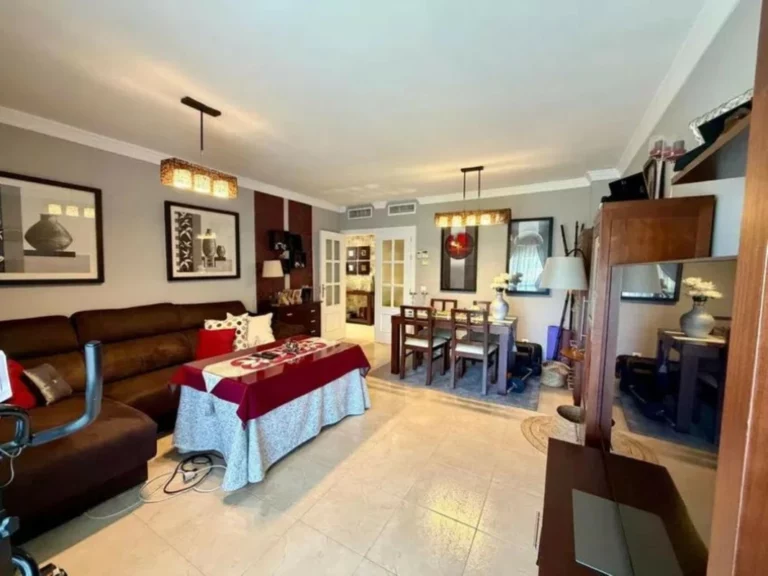 R5335135 | Penthouse in Estepona – 4 beds, 2 baths