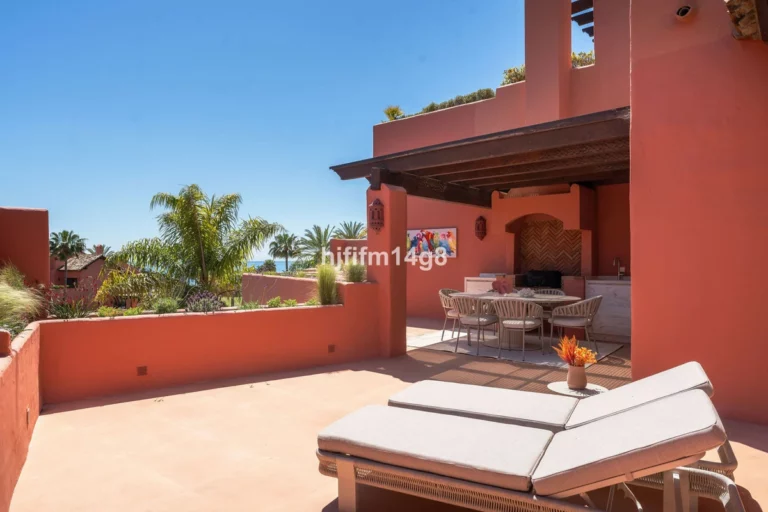 R5359759 | Penthouse Duplex in Estepona – 3 beds, 3.5 baths