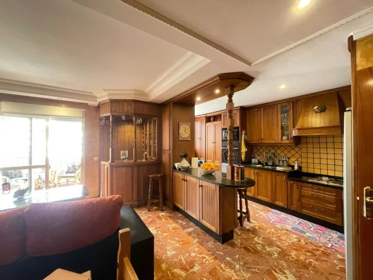 R5357614 | Top Floor Apartment in Estepona – 3 beds, 2 baths