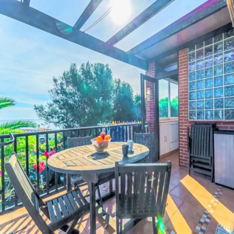 R4978813 | Middle Floor Apartment in Estepona – 2 beds, 1 baths