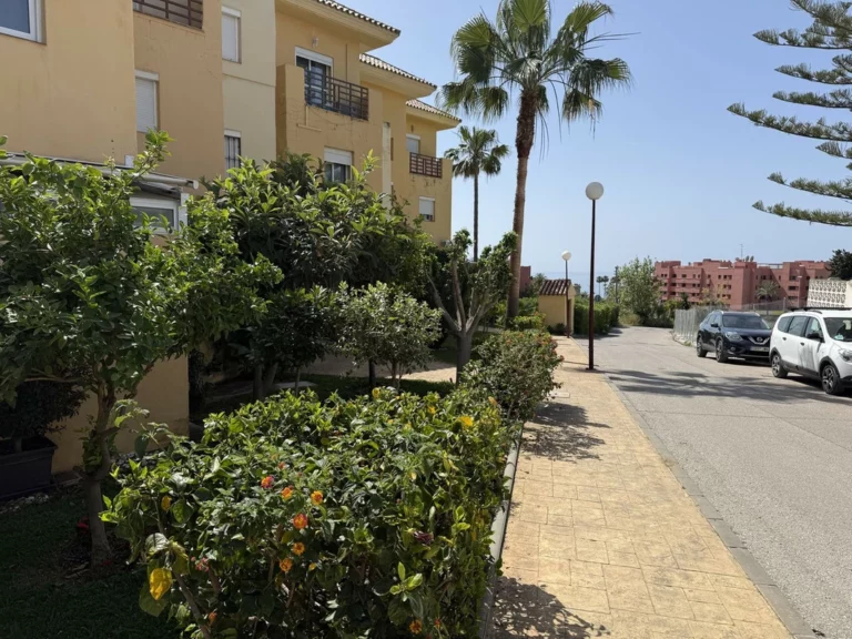 R5363908 | Detached Villa in Selwo – 3 beds, 4 baths