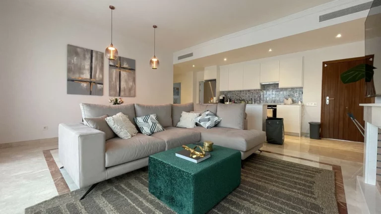 R5020621 | Middle Floor Apartment in El Paraiso – 3 beds, 2 baths