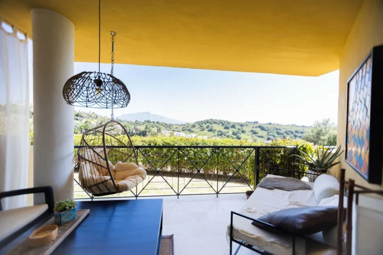 R5356750 | Middle Floor Apartment in Bel Air – 3 beds, 2 baths