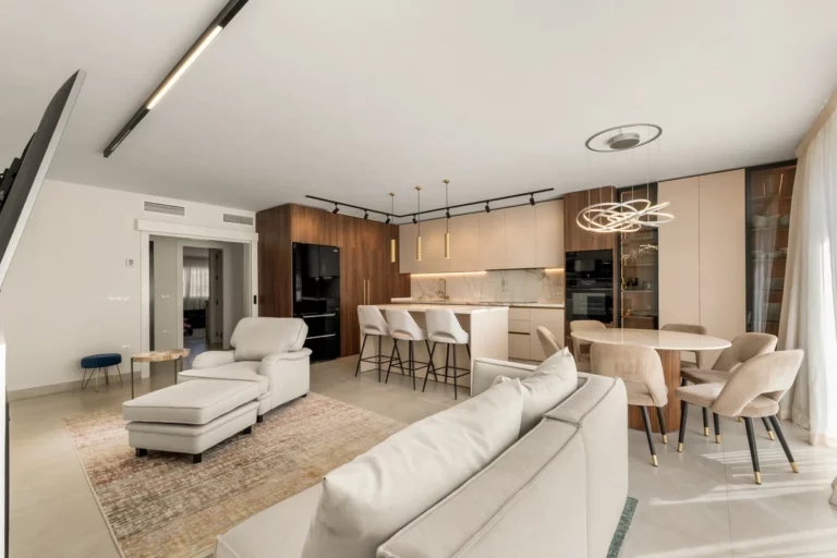 R5368993 | Townhouse in Estepona – 4 beds, 4.5 baths