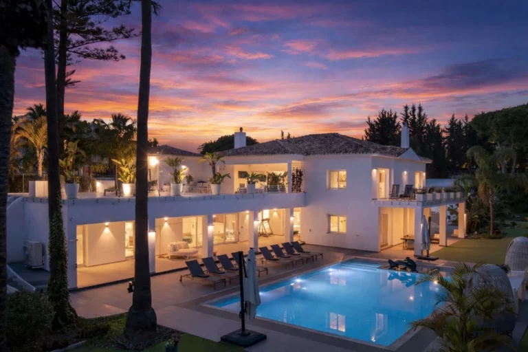 R5032111 | Detached Villa in Atalaya – 6 beds, 6 baths