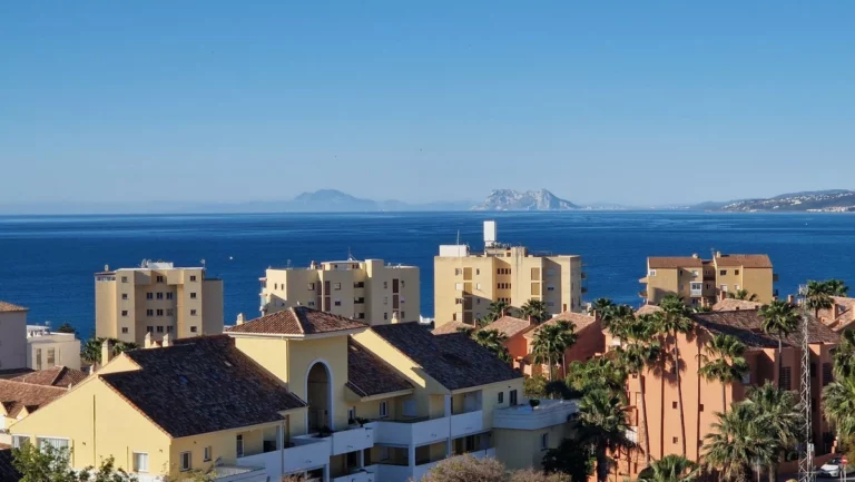 R5359330 | Penthouse in Estepona – 3 beds, 2 baths