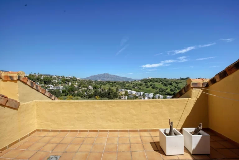 R5330275 | Penthouse Duplex in Estepona – 3 beds, 2 baths