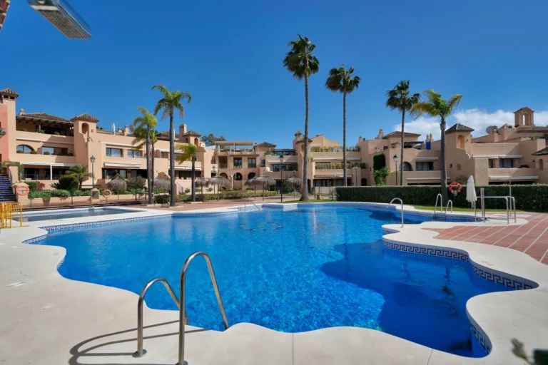 R5308549 | Ground Floor Apartment in Estepona – 2 beds, 2 baths