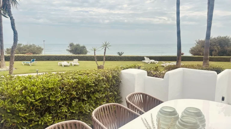 R5368249 | Ground Floor Apartment in Estepona – 3 beds, 3 baths