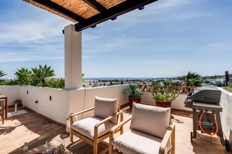 R5364298 | Penthouse Duplex in Estepona – 2 beds, 2 baths