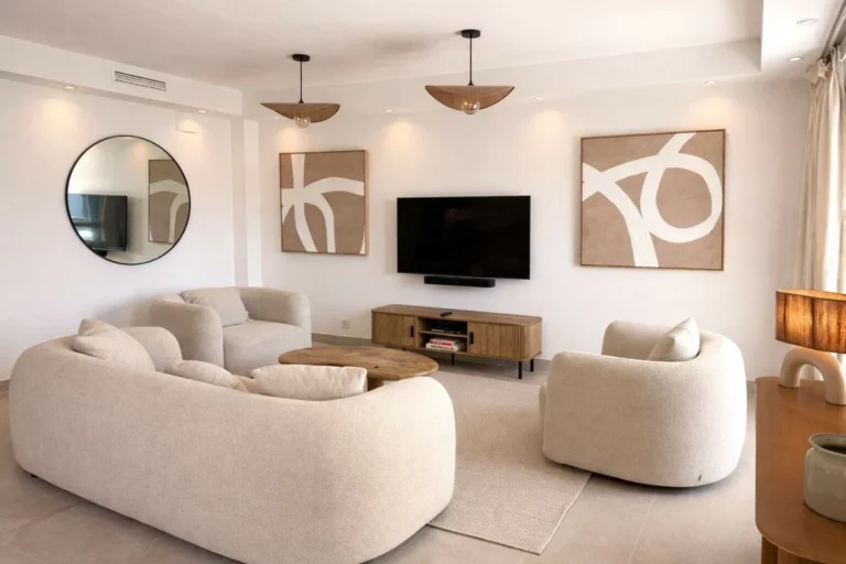 R5297026 | Townhouse in Estepona – 4 beds, 3 baths