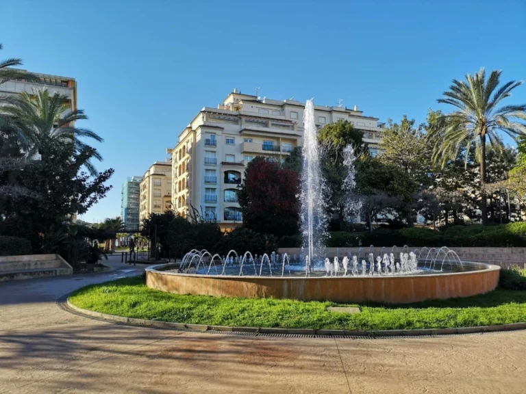 R5333404 | Middle Floor Apartment in Estepona – 2 beds, 2 baths