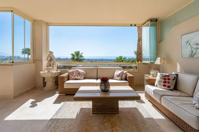 R5353381 | Middle Floor Apartment in El Paraiso – 2 beds, 2 baths