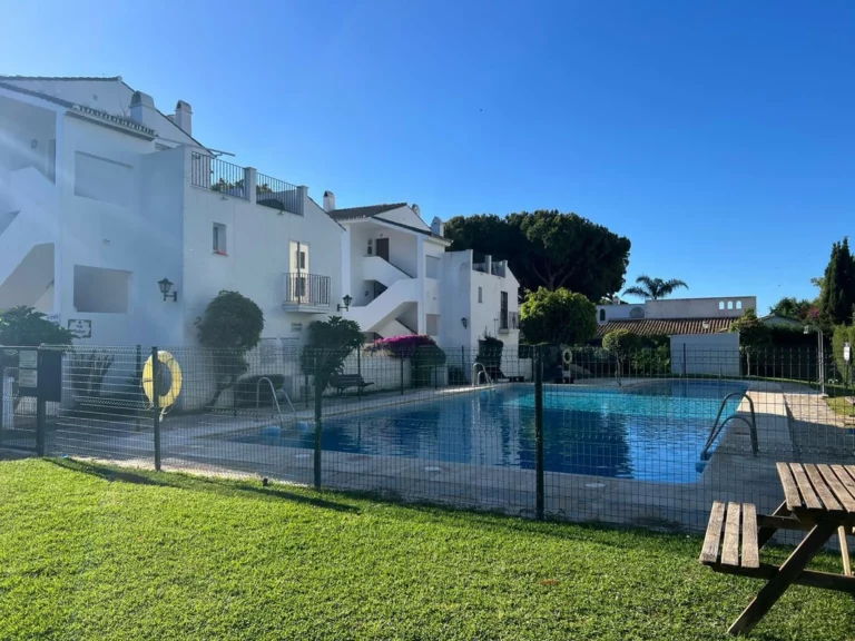 R5386807 | Top Floor Apartment in Benamara – 2 beds, 1 baths