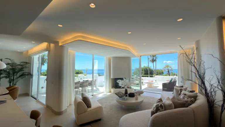 R5366296 | Ground Floor Apartment in Estepona – 3 beds, 3 baths