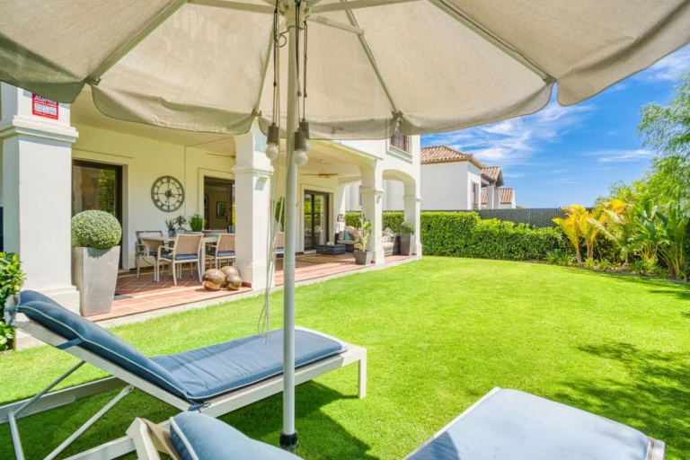 R5137927 | Detached Villa in Estepona – 3 beds, 3.5 baths