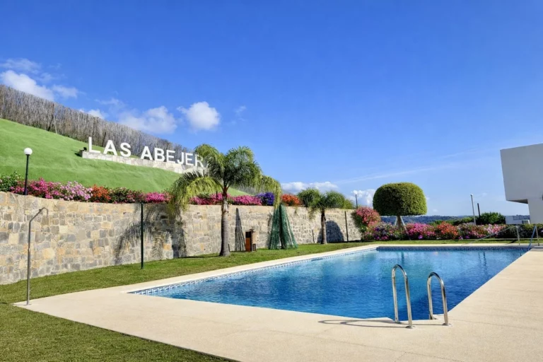 R5300833 | Duplex in Estepona – 1 beds, 1 baths