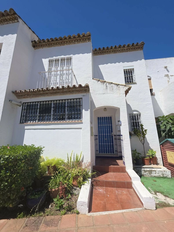 R5382517 | Townhouse in Bel Air – 3 beds, 1 baths