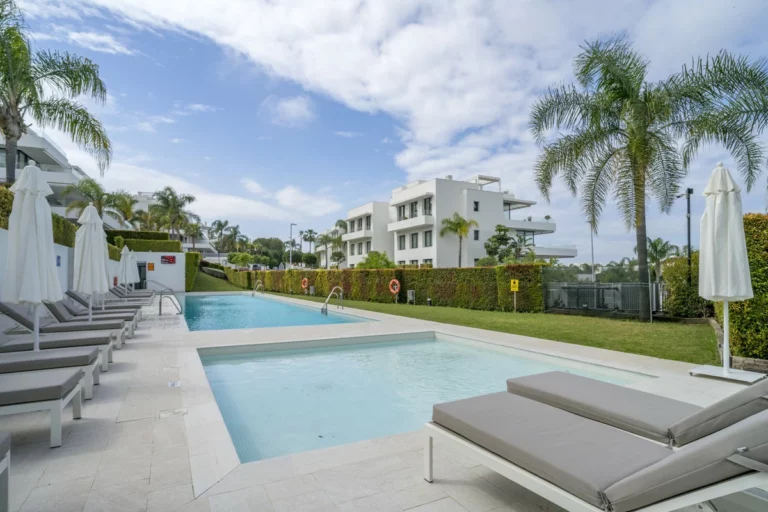 R5151409 | Penthouse in Estepona – 3 beds, 2 baths