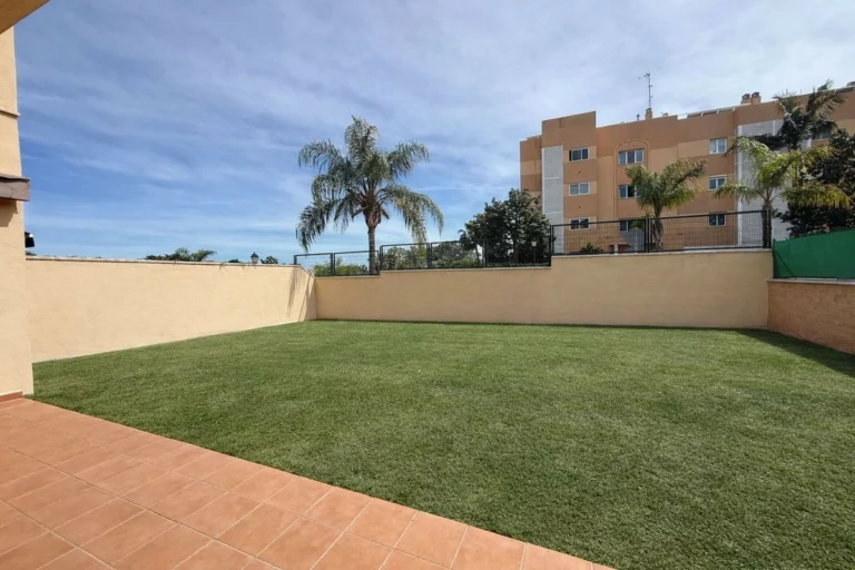 R5389657 | Ground Floor Apartment in Estepona – 3 beds, 2 baths