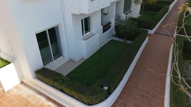 R5367274 | Ground Floor Apartment in Estepona – 3 beds, 2 baths