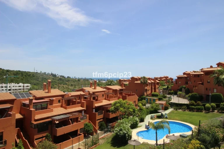 R5245606 | Penthouse Duplex in Estepona – 3 beds, 4 baths