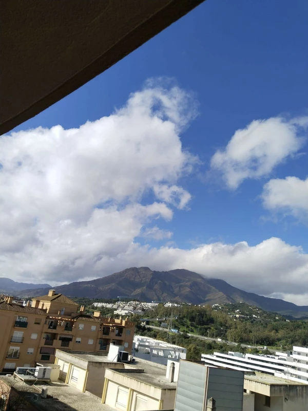 R5315998 | Middle Floor Apartment in Estepona – 4 beds, 2 baths