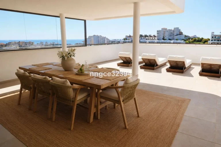 R5325421 | Middle Floor Apartment in Estepona – 3 beds, 2 baths