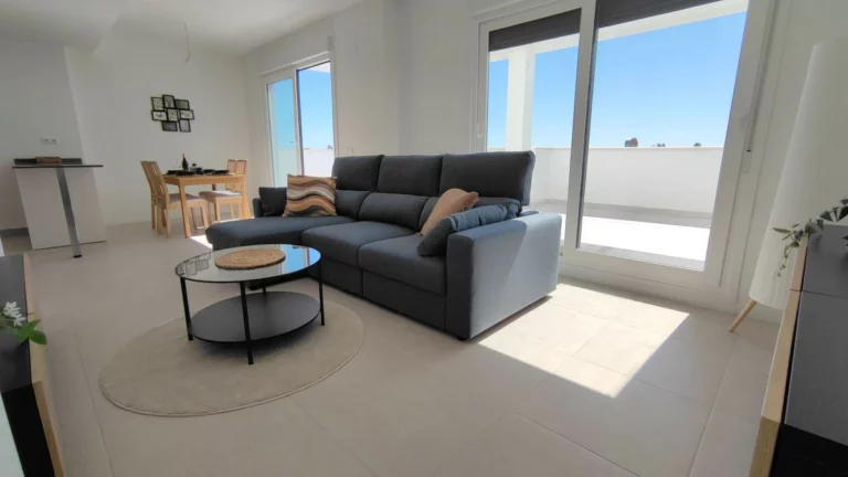 R4992916 | Penthouse in Estepona – 2 beds, 2 baths